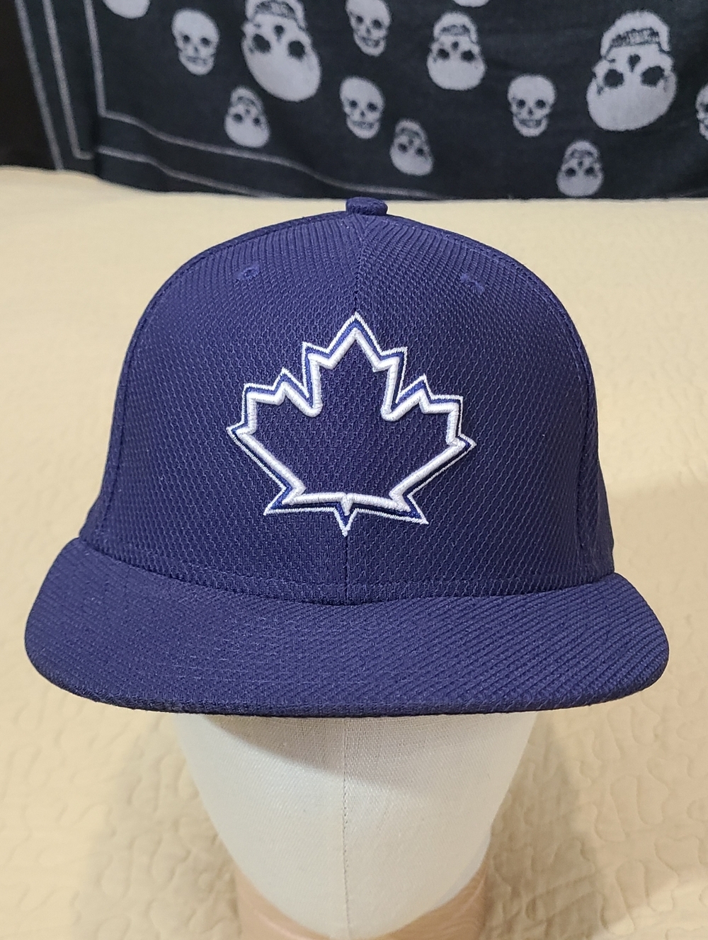 New Era Toronto Bluejays MLB baseball embroidered Maple Leaf fitted size 7 1/8